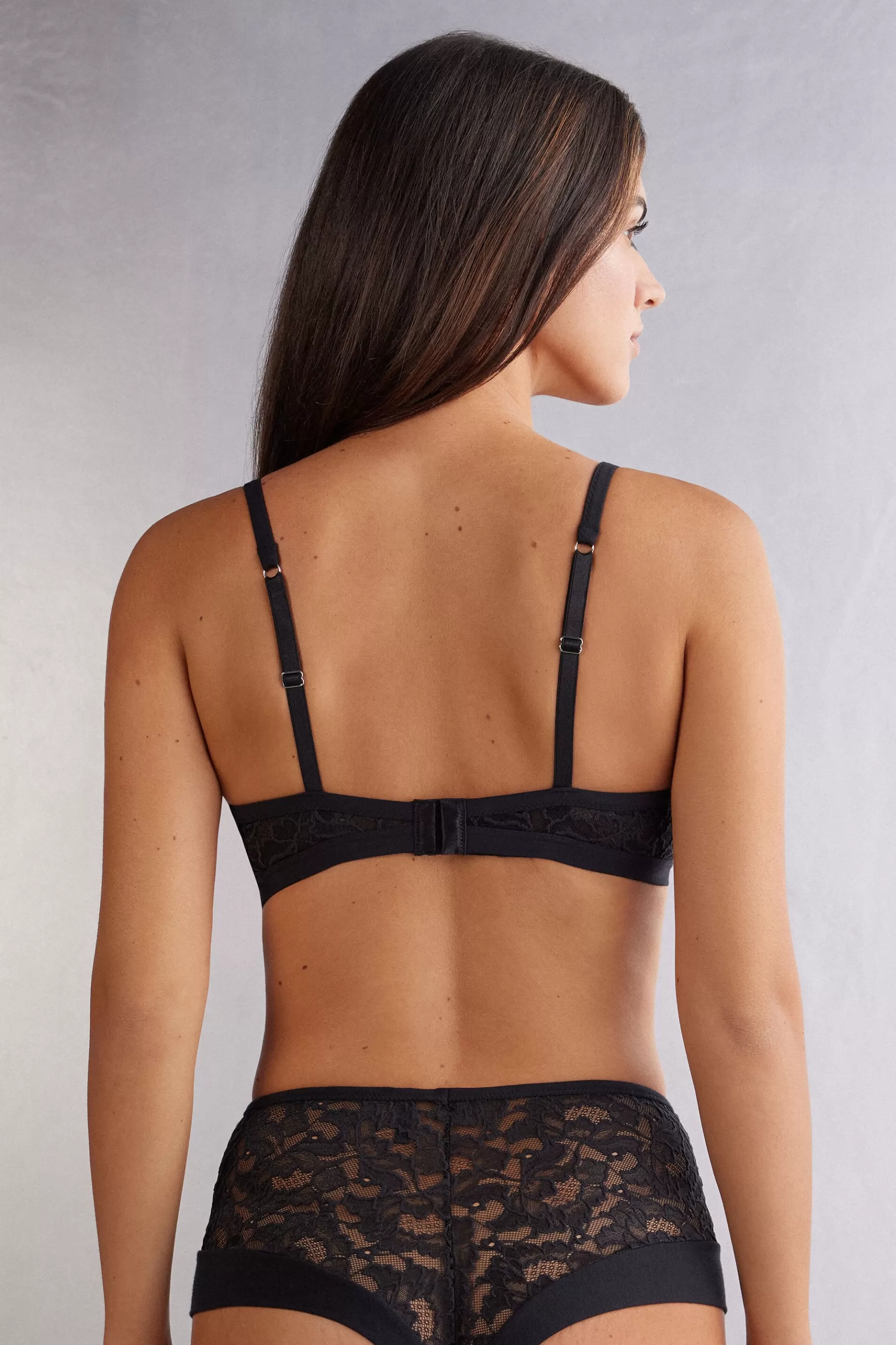 Intimissimi Utan Vaddering | Med Bygel^Balconettebehå Daniela Delicate Pieces