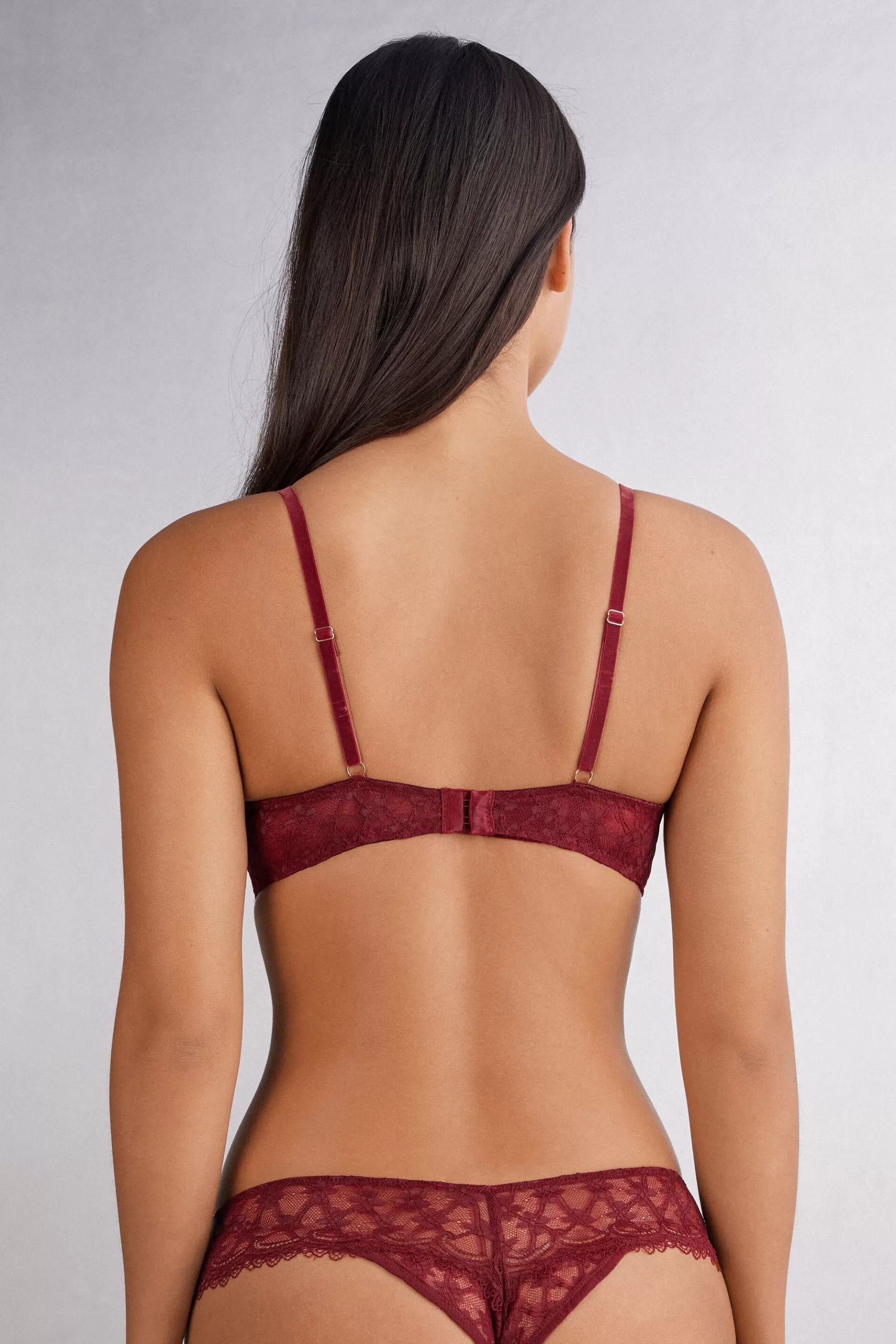Intimissimi Utan Vaddering | Med Bygel^Balconette-bh She is a Classic