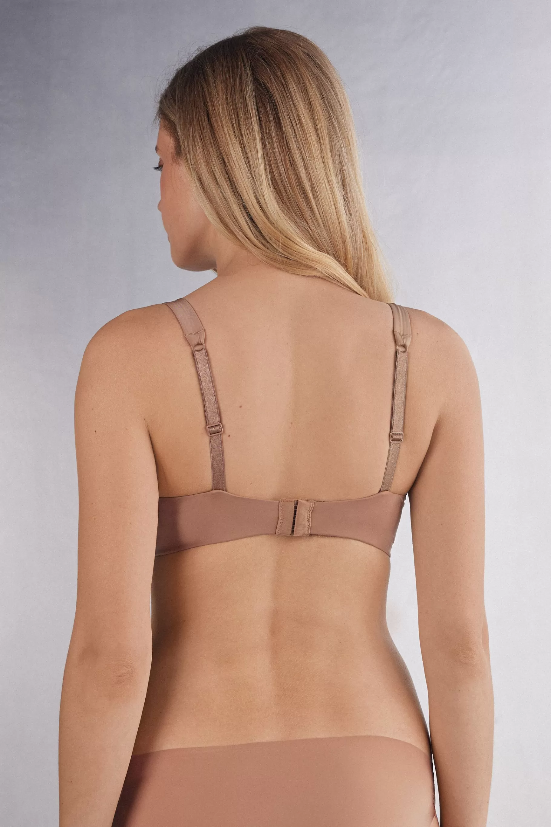 Intimissimi Utan Vaddering | Med Bygel^Greta balconettebehå i mikrofiber Ultralight