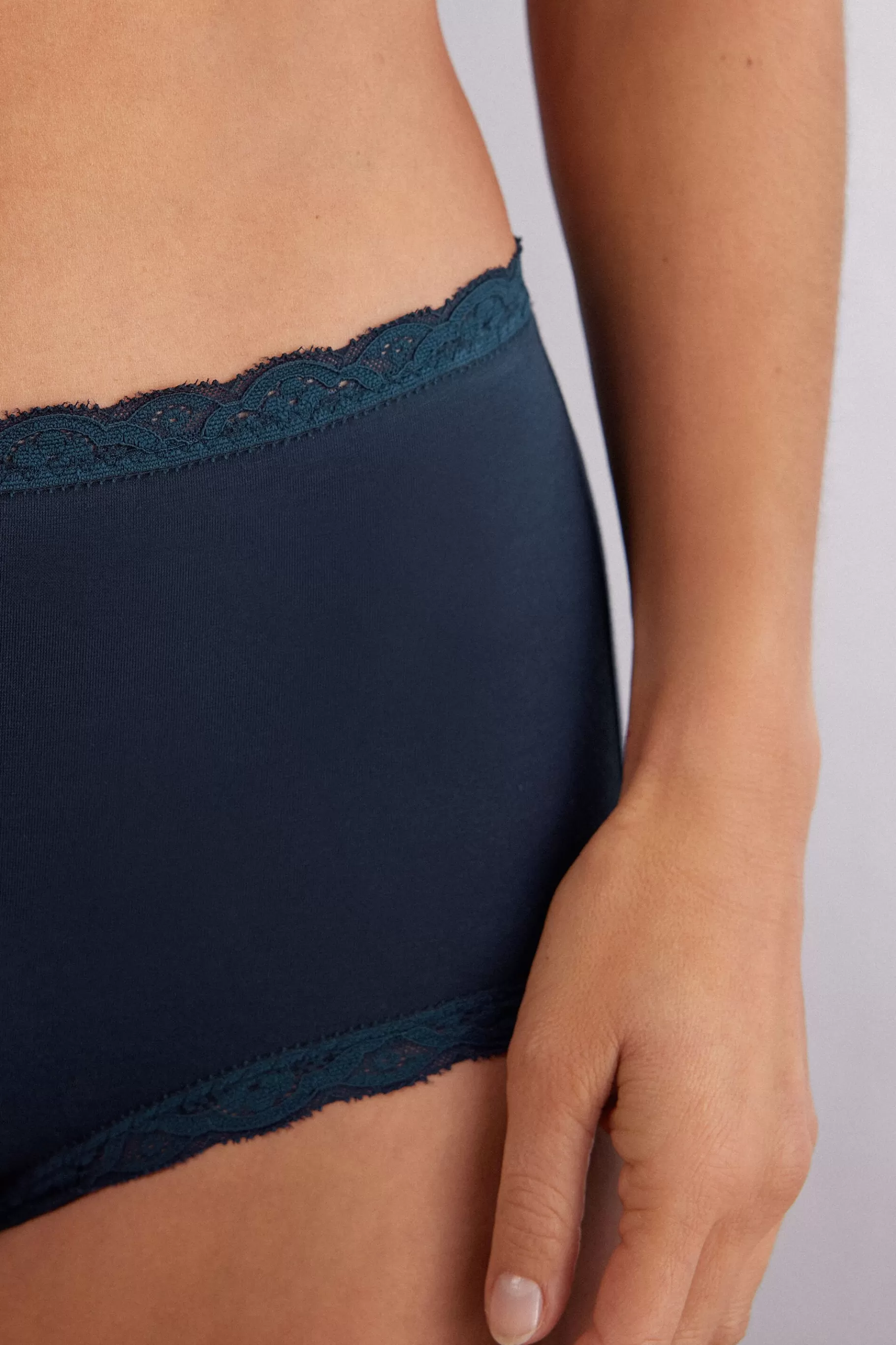 Intimissimi Boxer / Hipster^Hipstertrosor med hög midja i bomull och spets