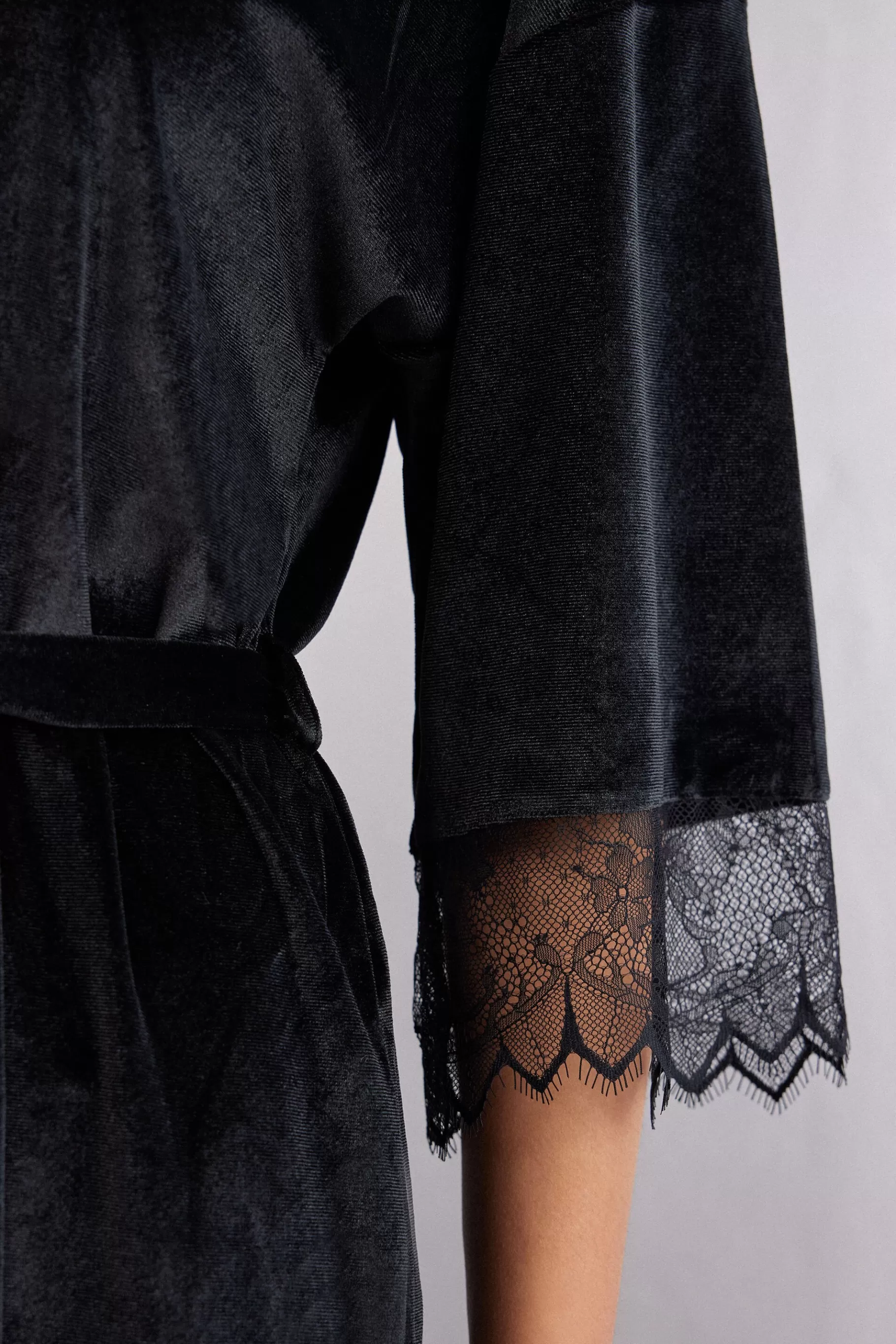 Intimissimi Morgonrockar / Kimonos^Kimono i sammet Intriguing Beauty