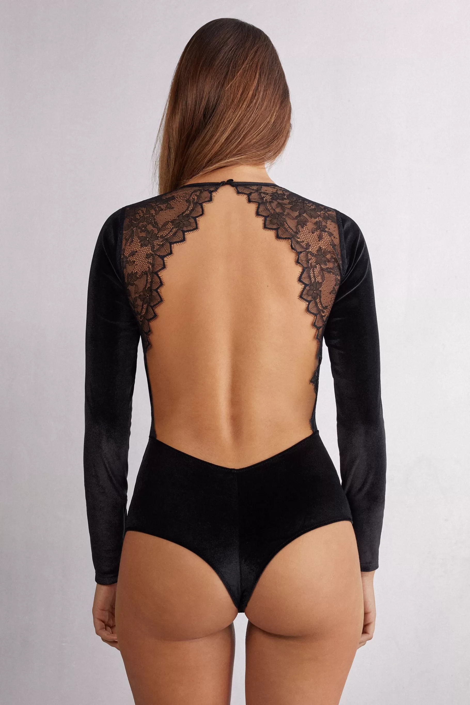 Intimissimi Body^Långärmad body i sammet Intriguing Beauty
