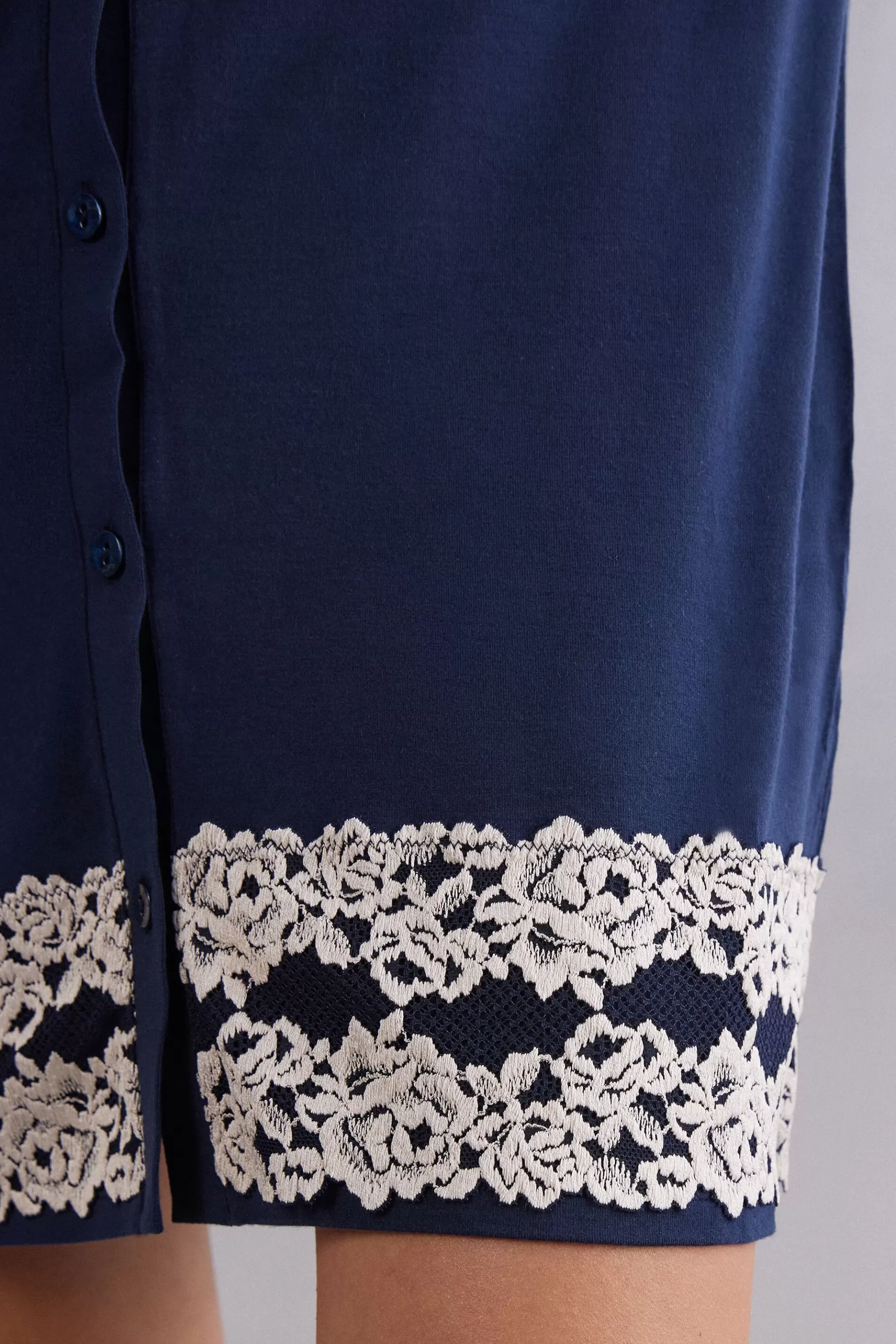 Intimissimi Nattlinne | Pyjamas Mix & Match^Nattskjorta med öppning fram Pretty Flower