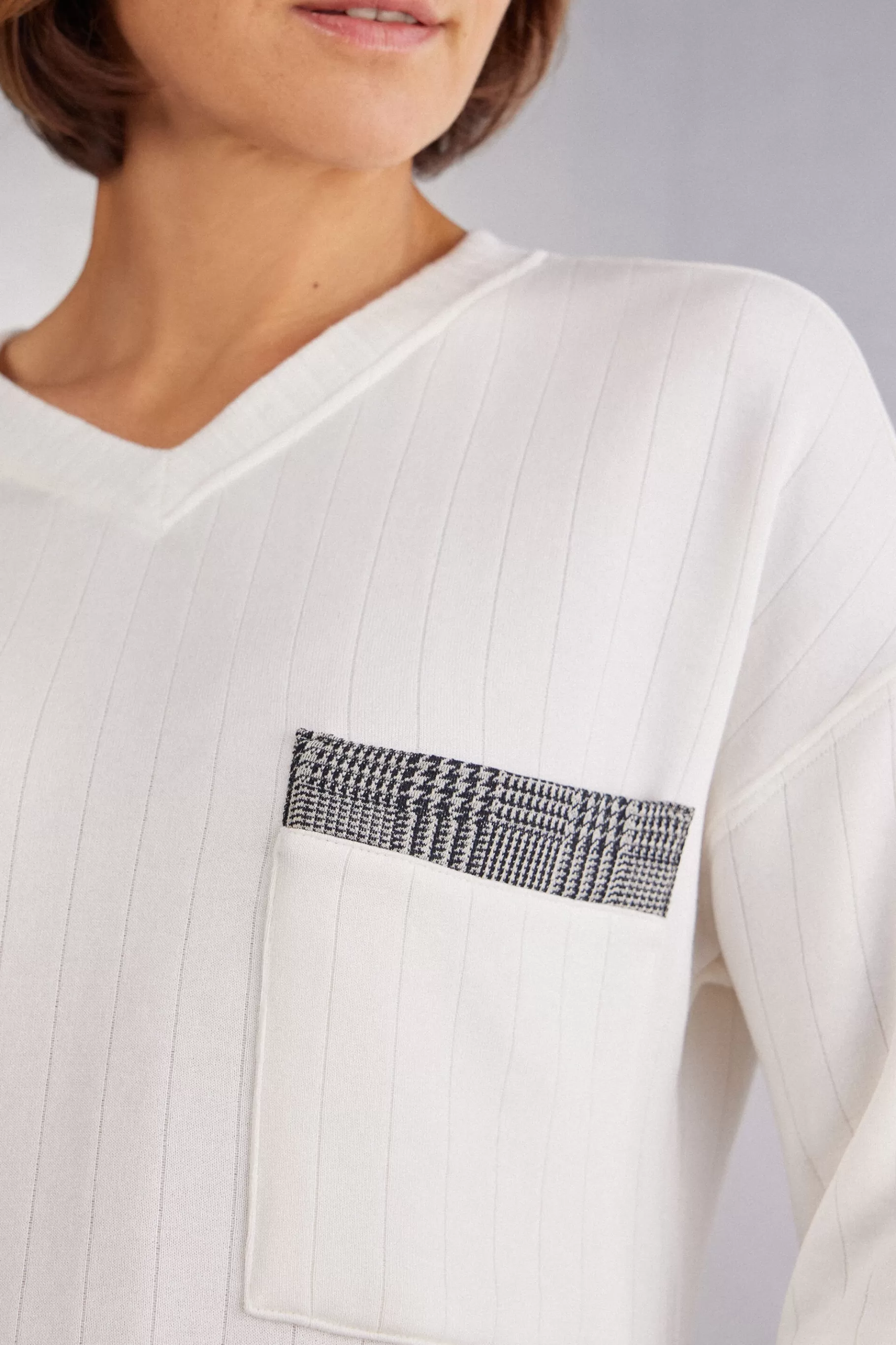 Intimissimi Nattlinne^Nattskjorta med V-ringning Royal Elegance