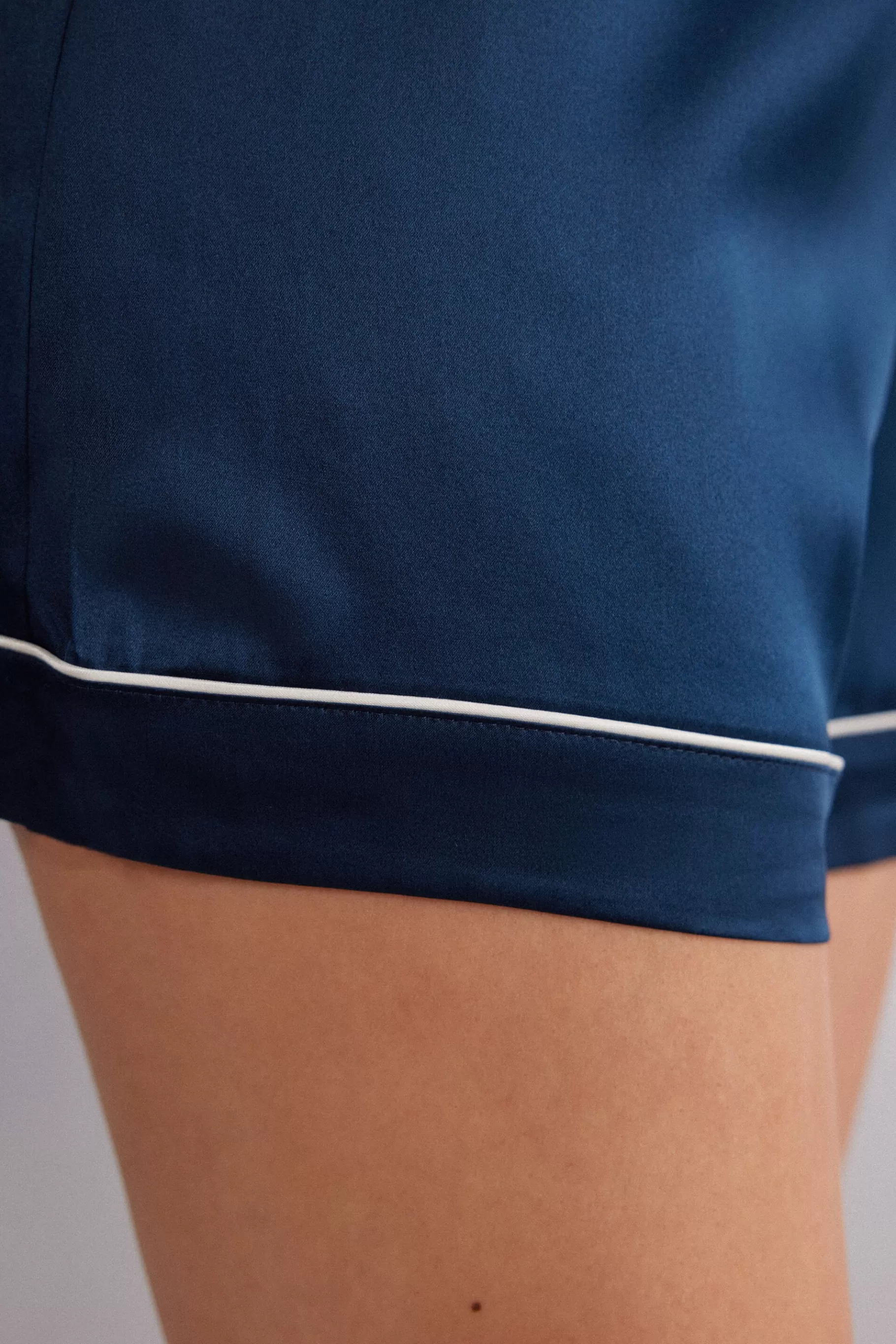 Intimissimi Pyjamas Mix & Match | Pyjamas Med Shorts^Shorts i silke med profil i kontrastfärg