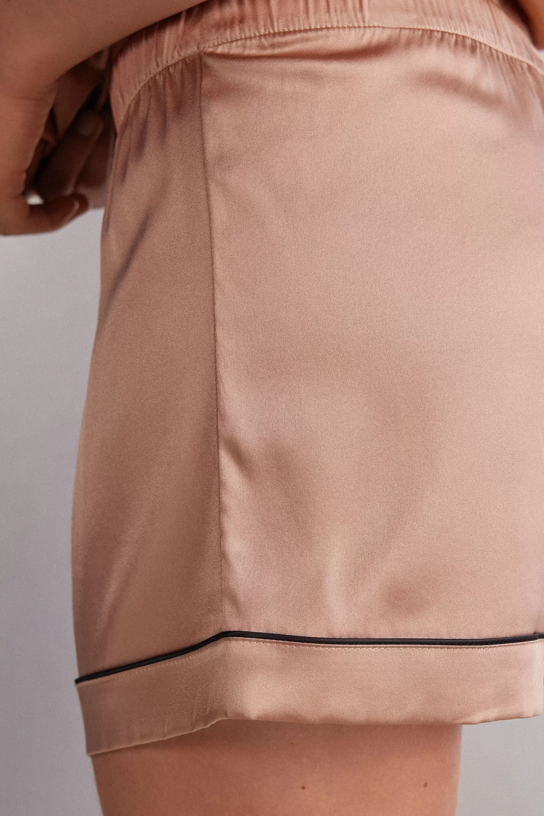 Intimissimi Pyjamas Mix & Match | Pyjamas Med Shorts^Shorts i silke med profil i kontrastfärg