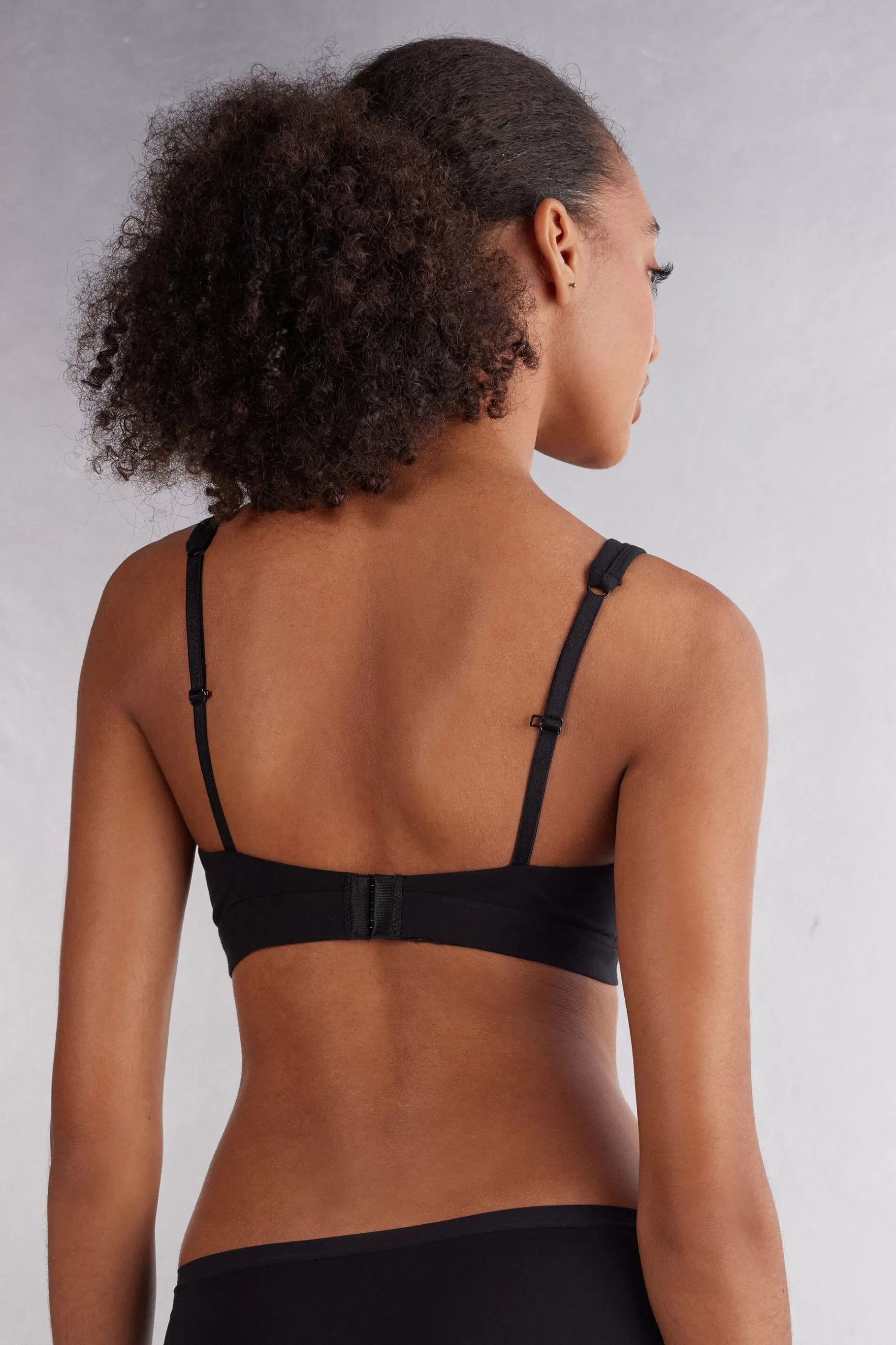 triangelbeharing_i_bomull_lara_2-17.webp Intimissimi Utan Vaddering | Utan Bygel^Triangelbehå i bomull Lara