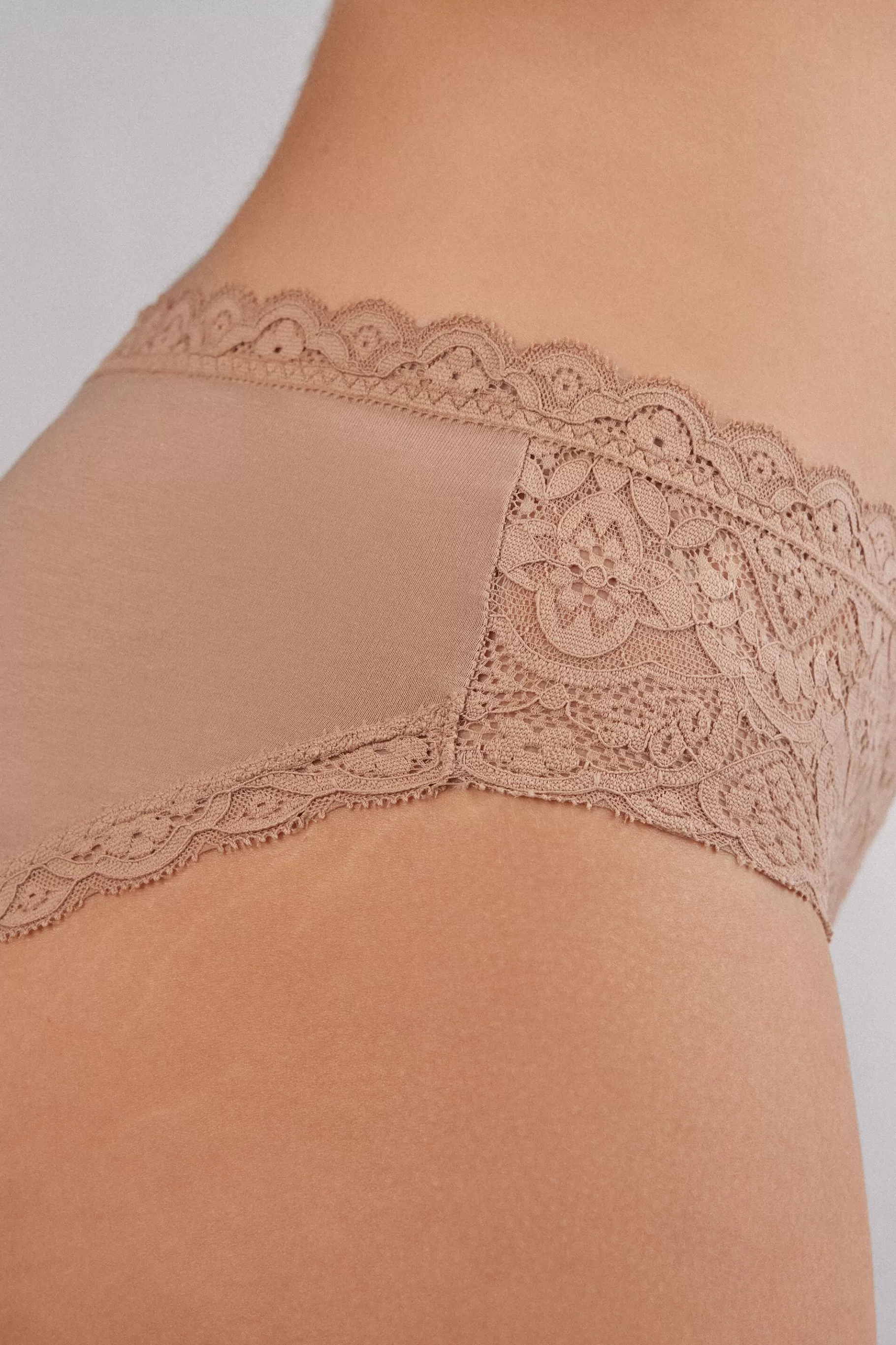 Intimissimi Trosor^Trosor i spets och bomull