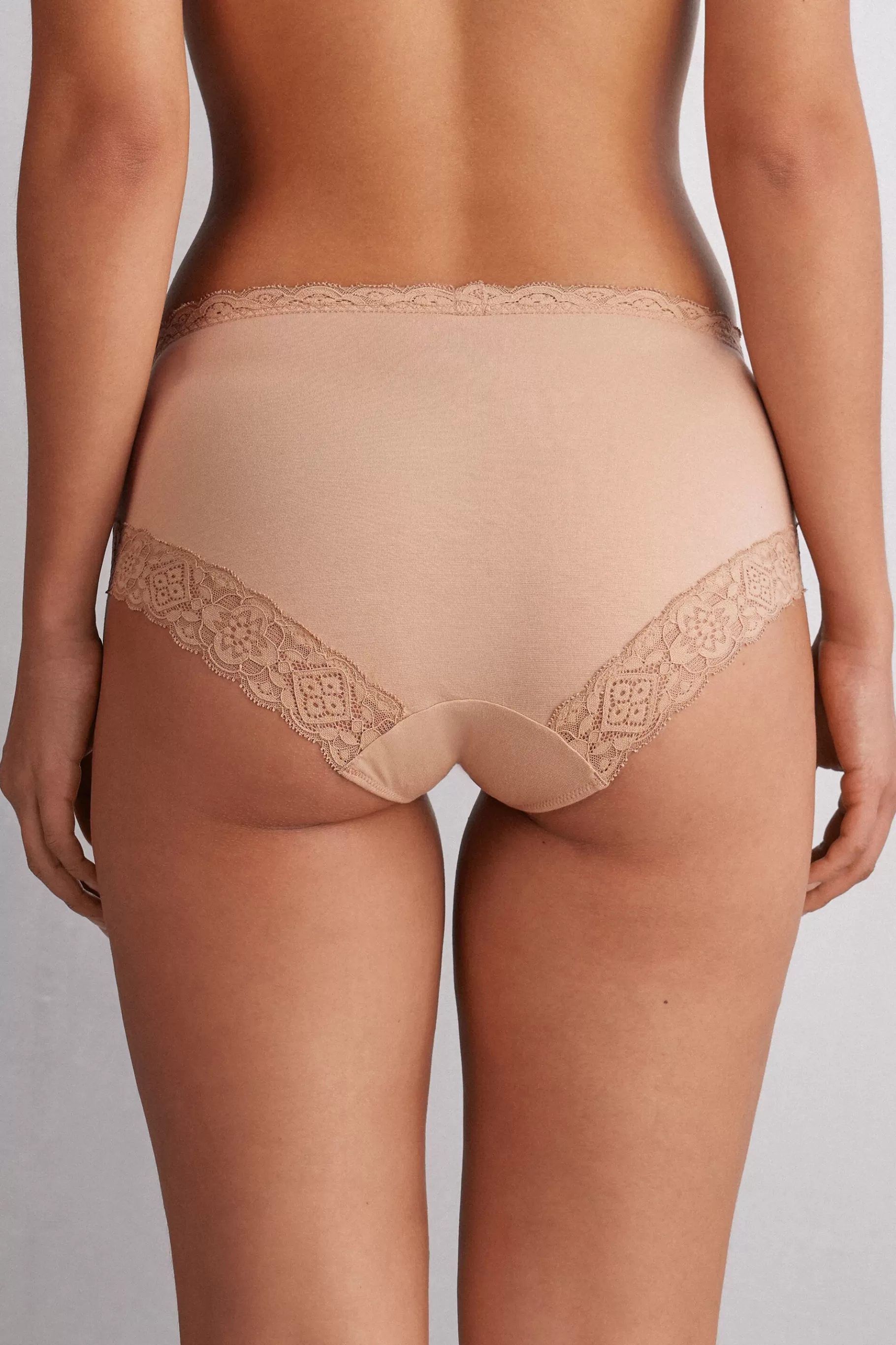 Intimissimi Trosor^Trosor med mellanhög midja i bomull och spets