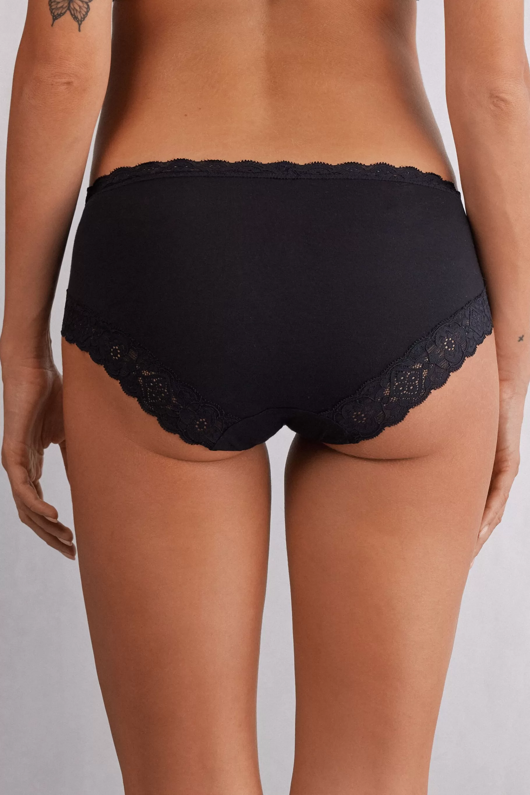 Intimissimi Trosor^Trosor med mellanhög midja i bomull och spets