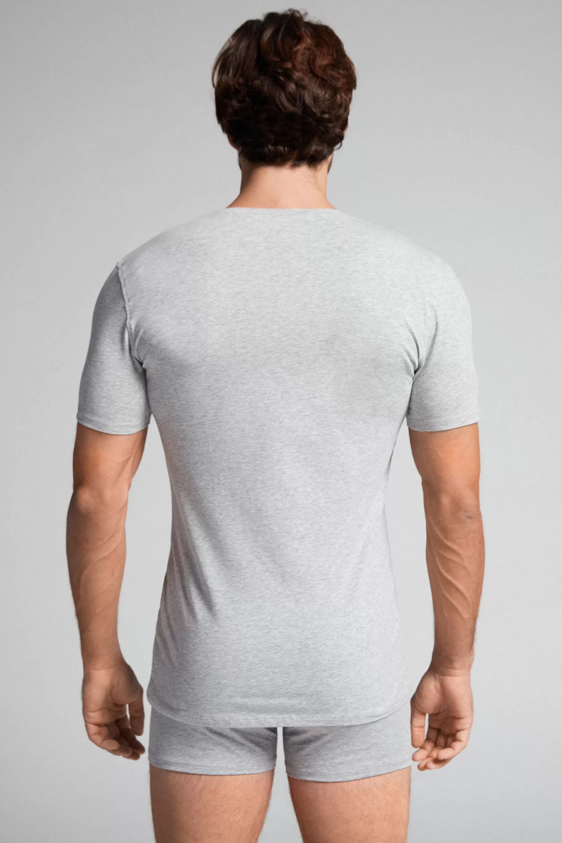 Intimissimi T-shirt / Polo^T-shirt med V-ringad hals i Superior-bomullsstretch