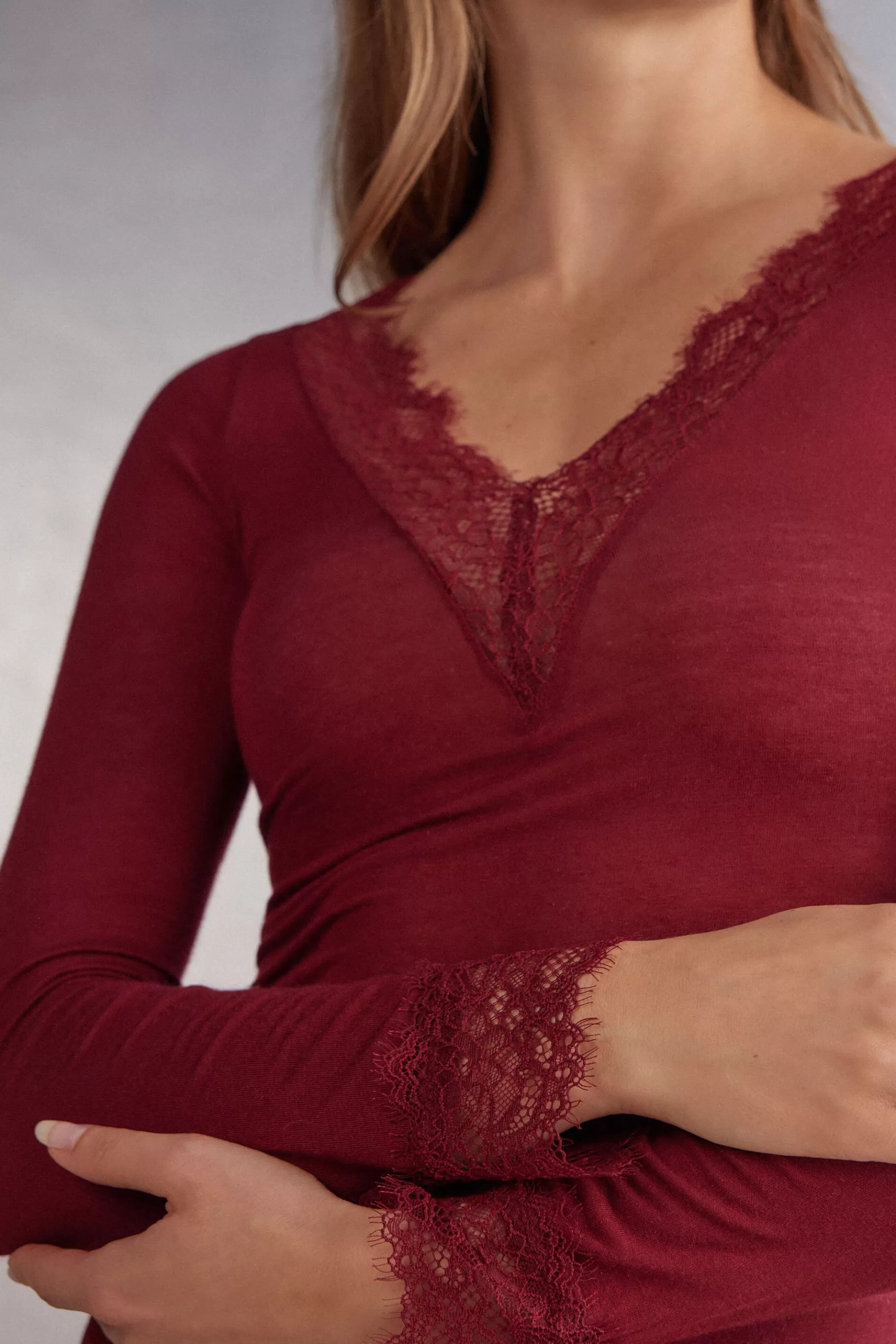 Intimissimi Långärmat^Ultralight lång blus i modalkashmir och spets