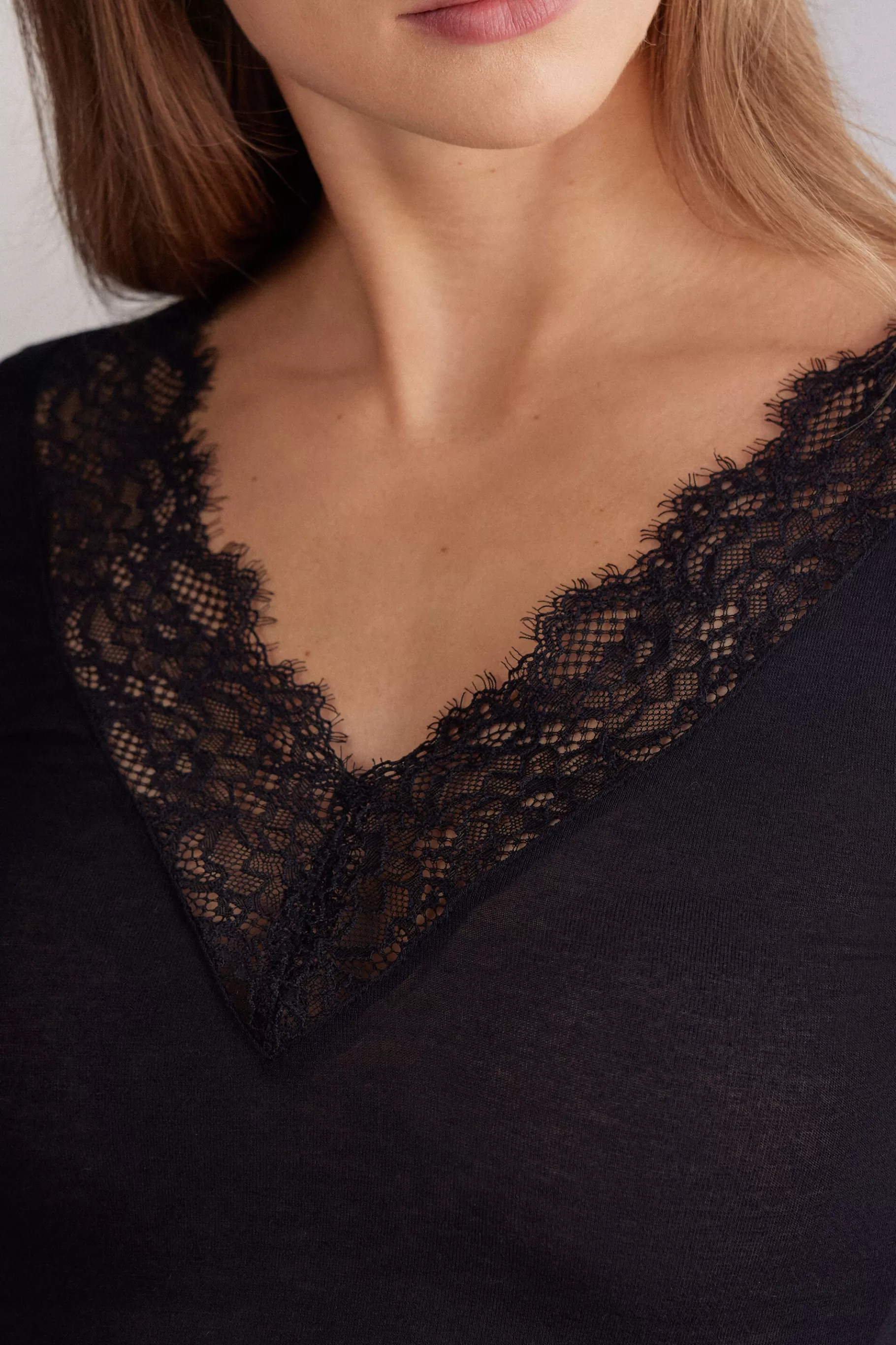 Intimissimi Långärmat^Ultralight lång blus i modalkashmir och spets