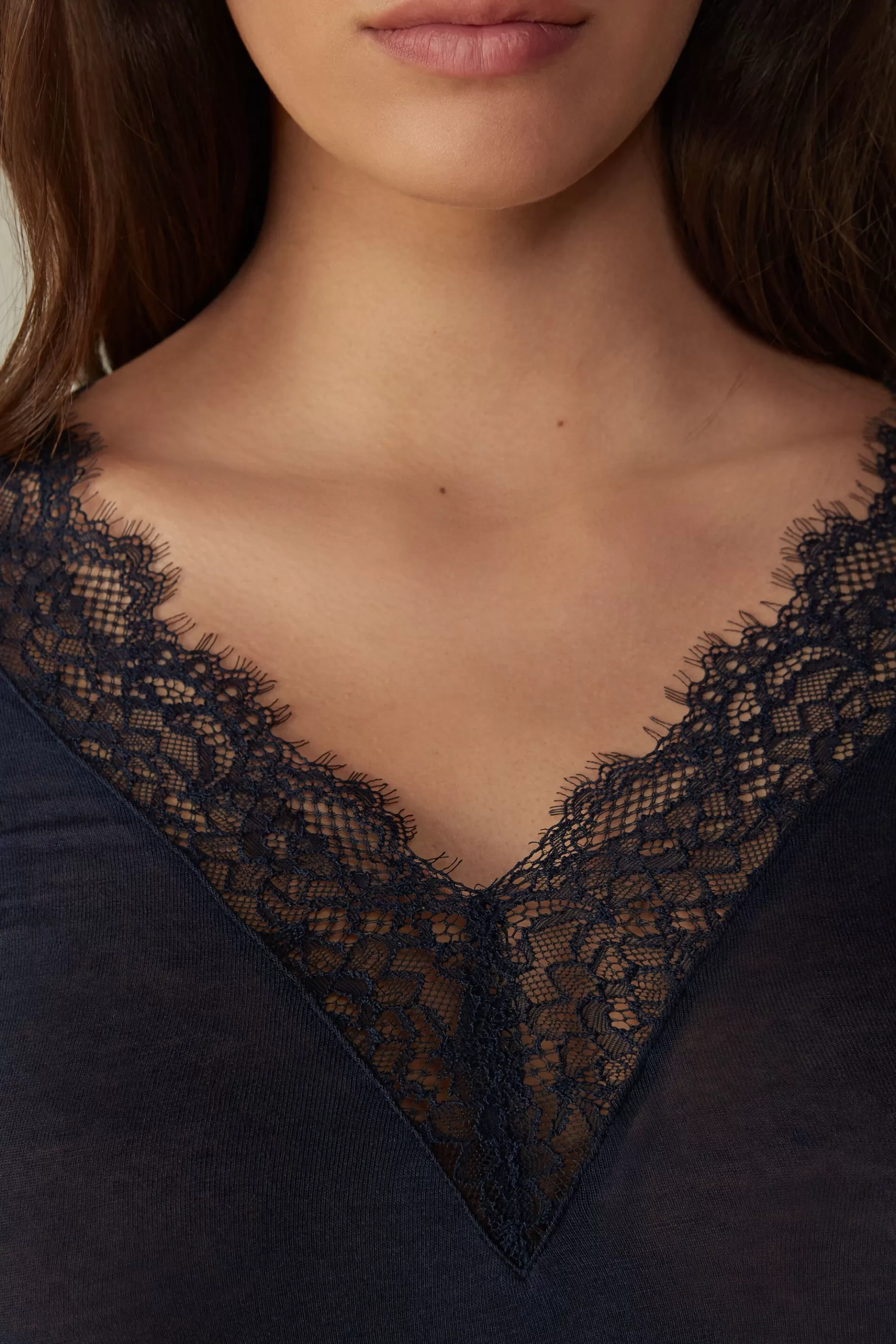 Intimissimi Långärmat^Ultralight lång blus i modalkashmir och spets