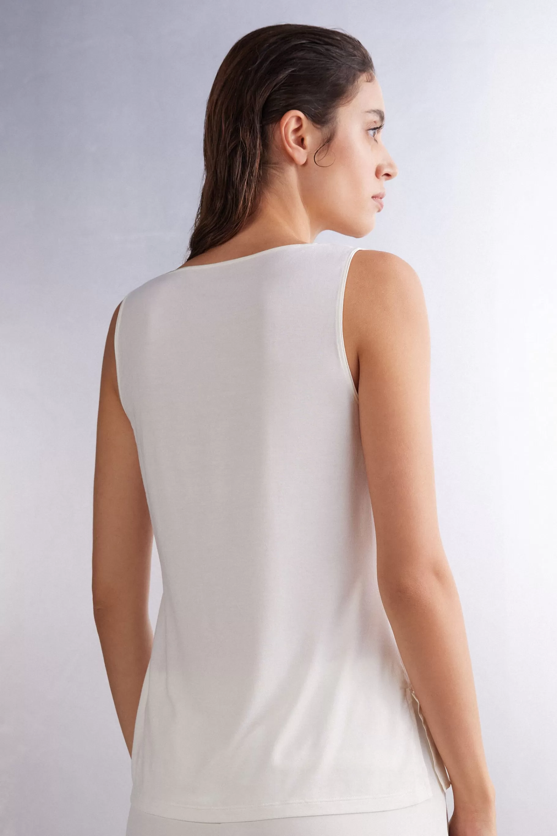 Intimissimi Toppar / Linnen^Väst i silke och modal
