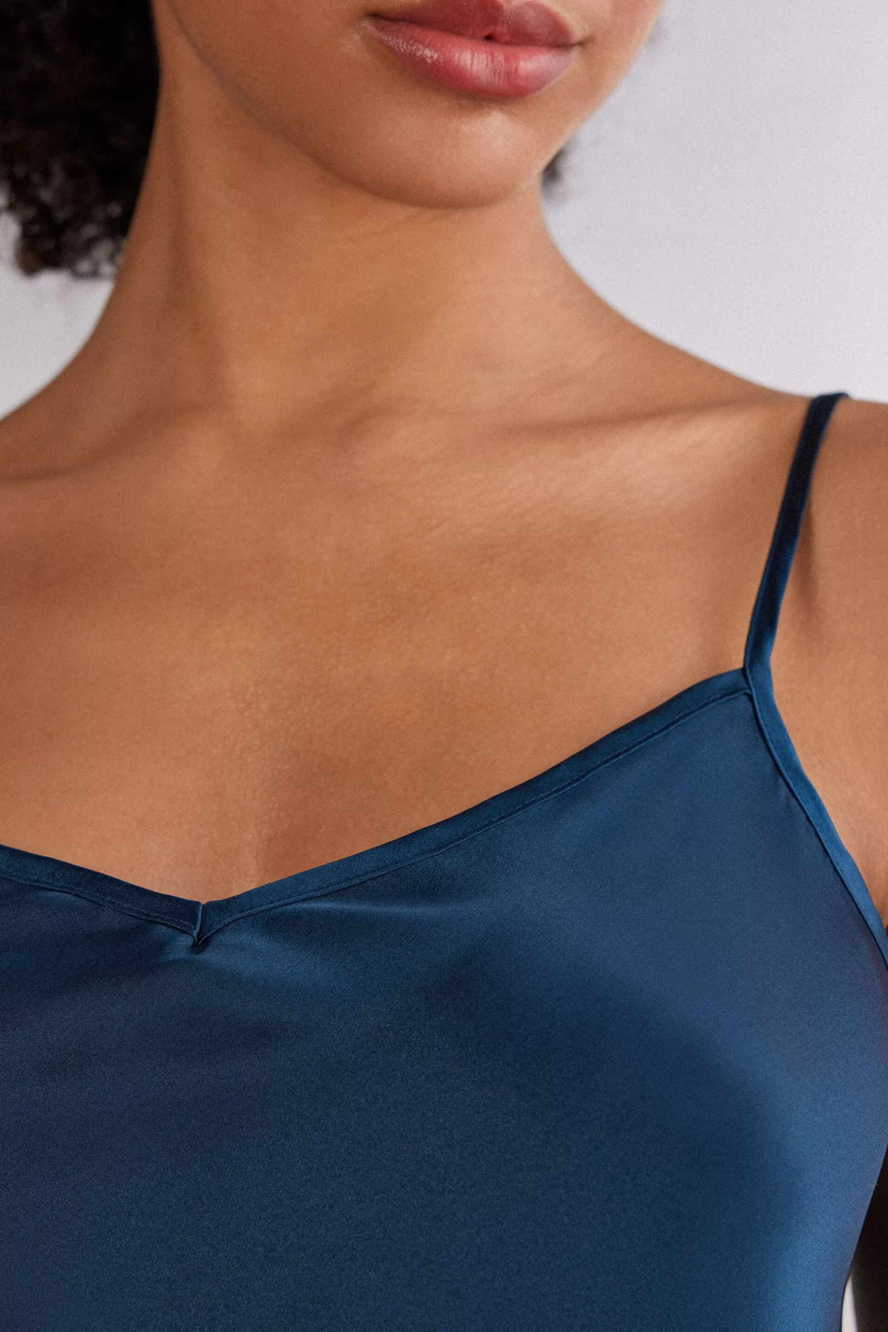 Intimissimi Pyjamas Mix & Match | Toppar / Linnen^V-ringad topp i sidensatin